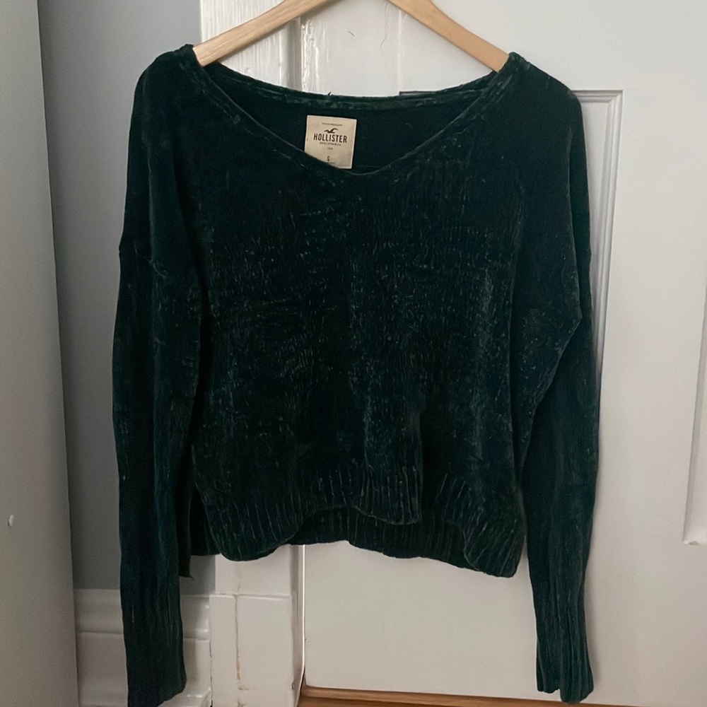 Hollister Size Small Velvet Green Sweater